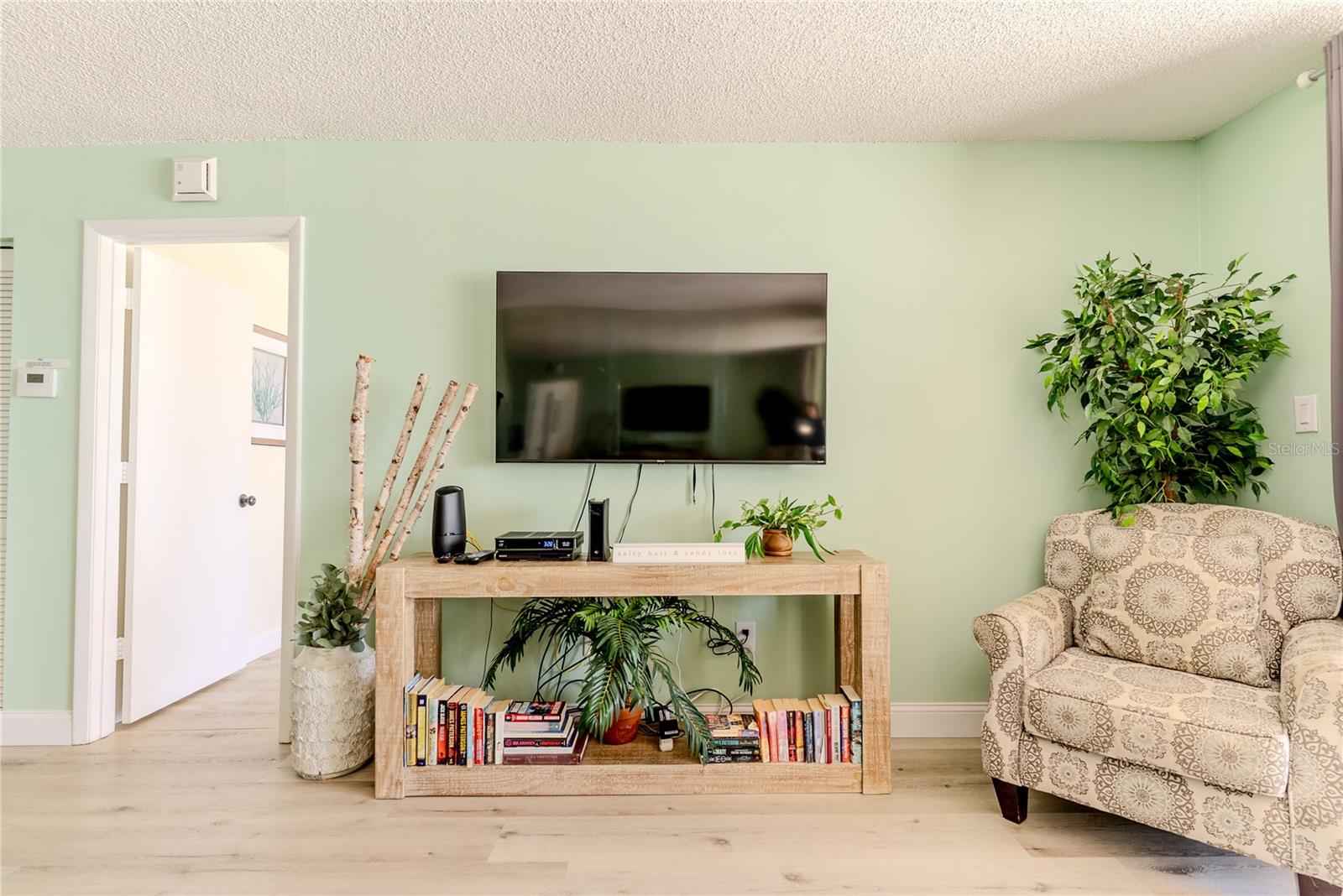 TB8521359