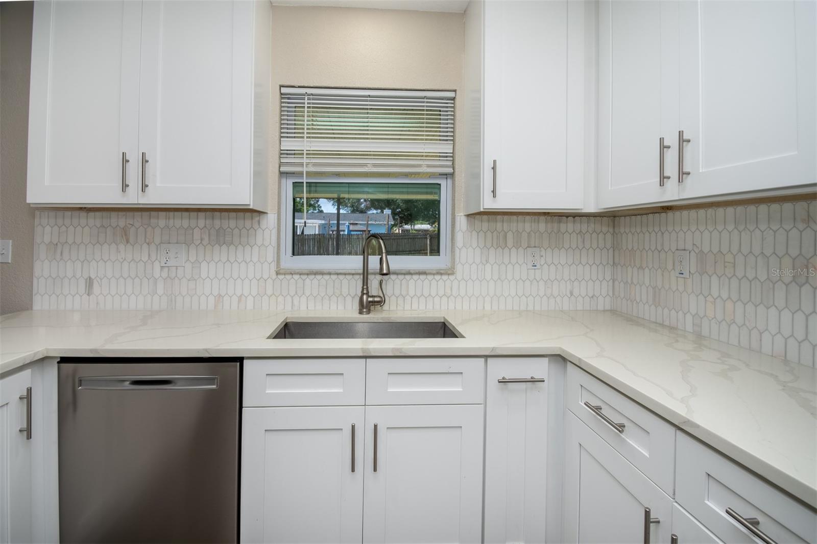 Kitchen - Quartz Countertops