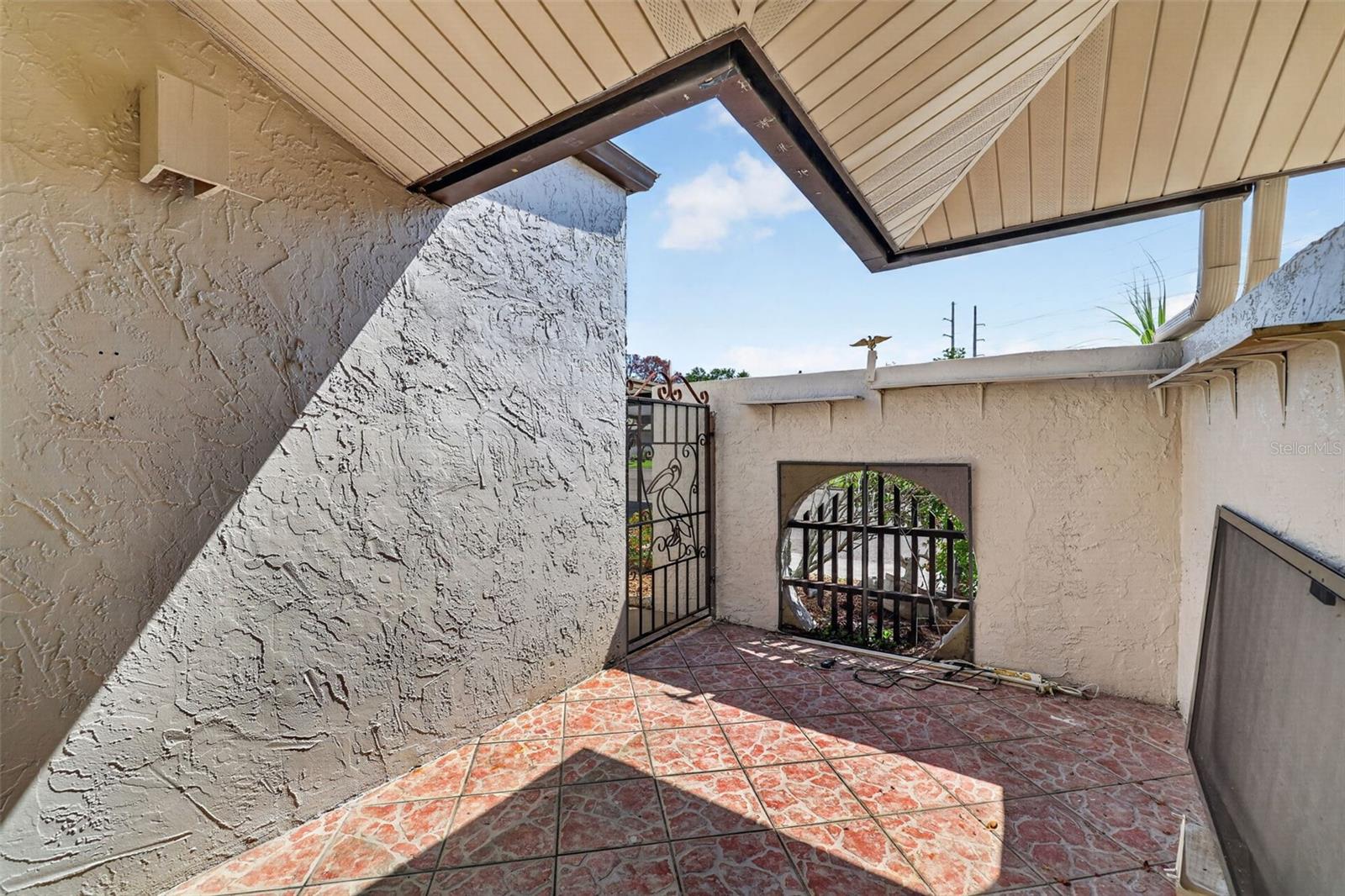 Front patio area off the  dining room