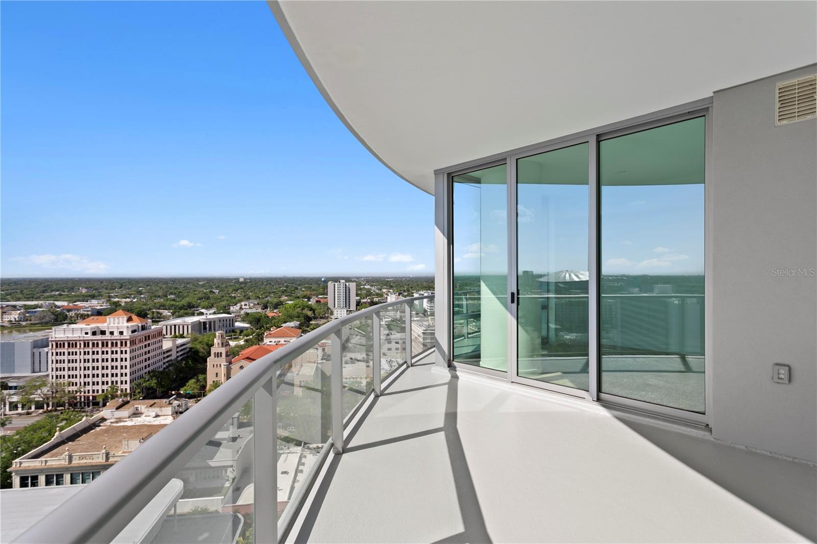 Guest En-Suite West, North & East Views.