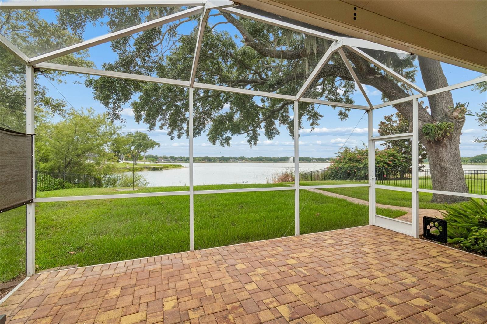 Screened in Lanai, withlake view