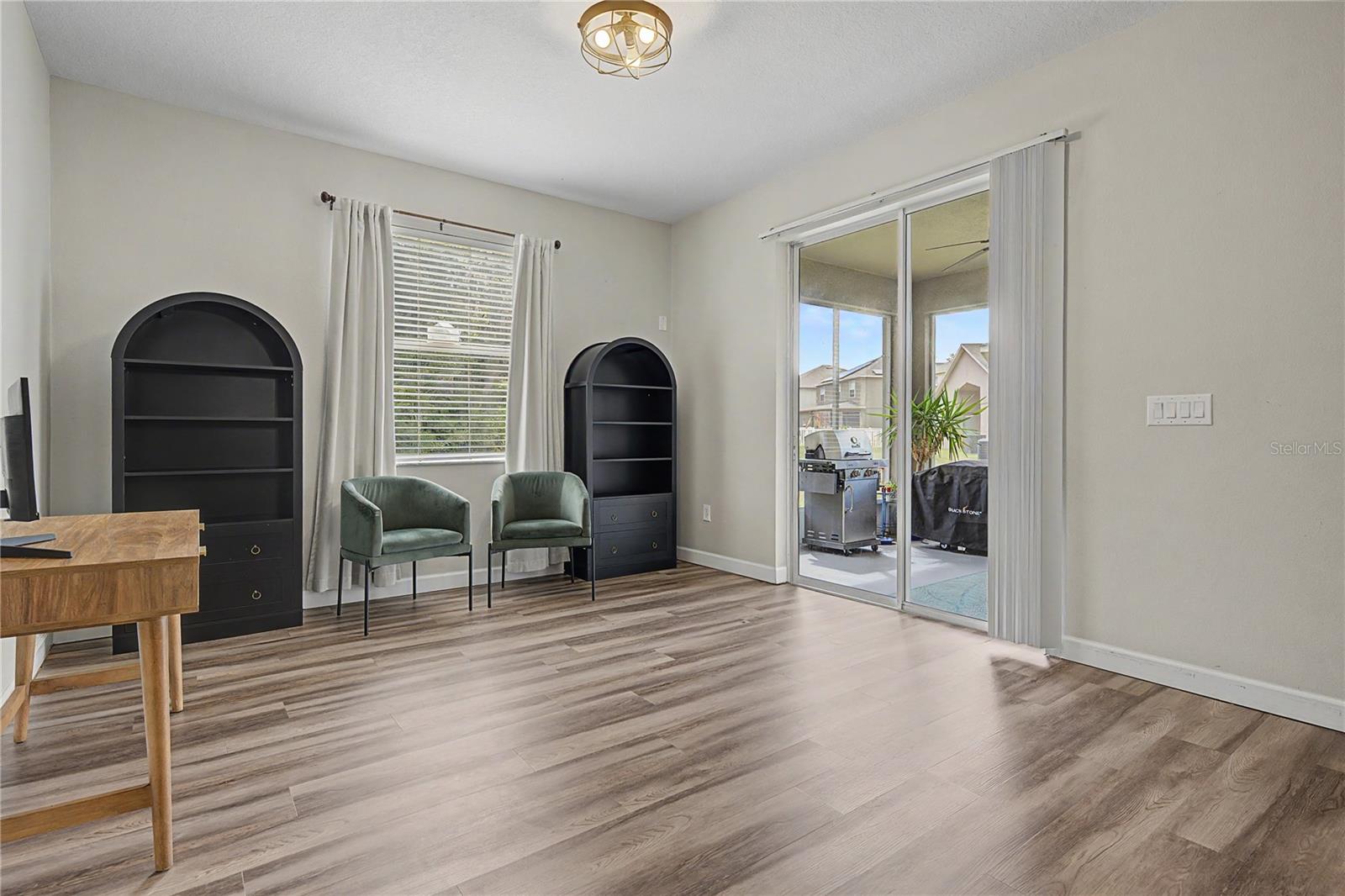 Flex space makes great home office or dining room