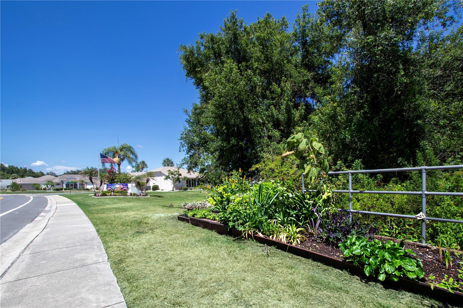 Laurel Woods garden