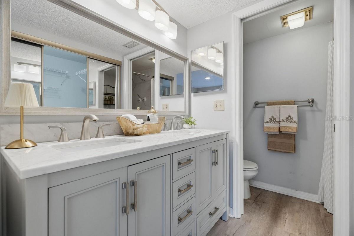 Master Vanity