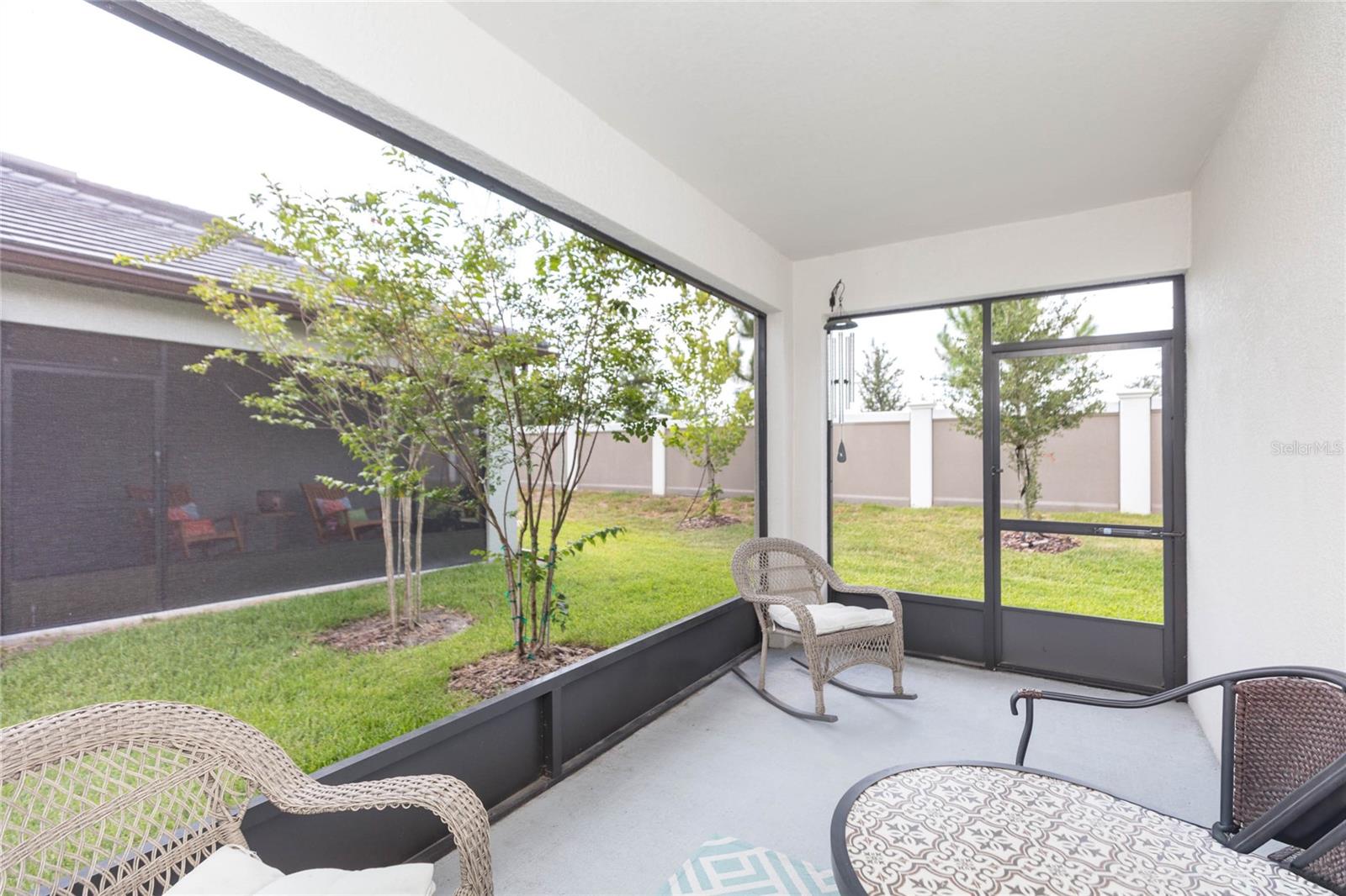 TB8521594