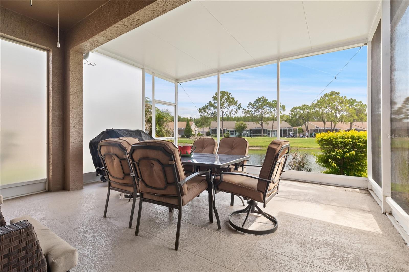 ENCLOSED/SCREENED LANAI