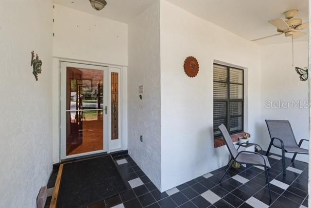 Screened front entry & porch