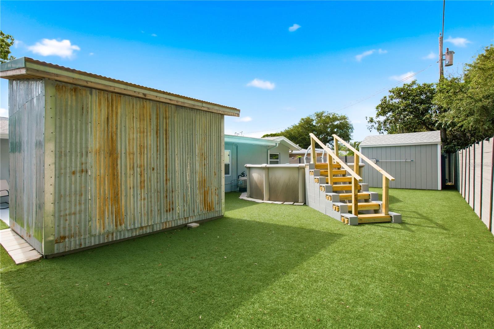 Storage with pool