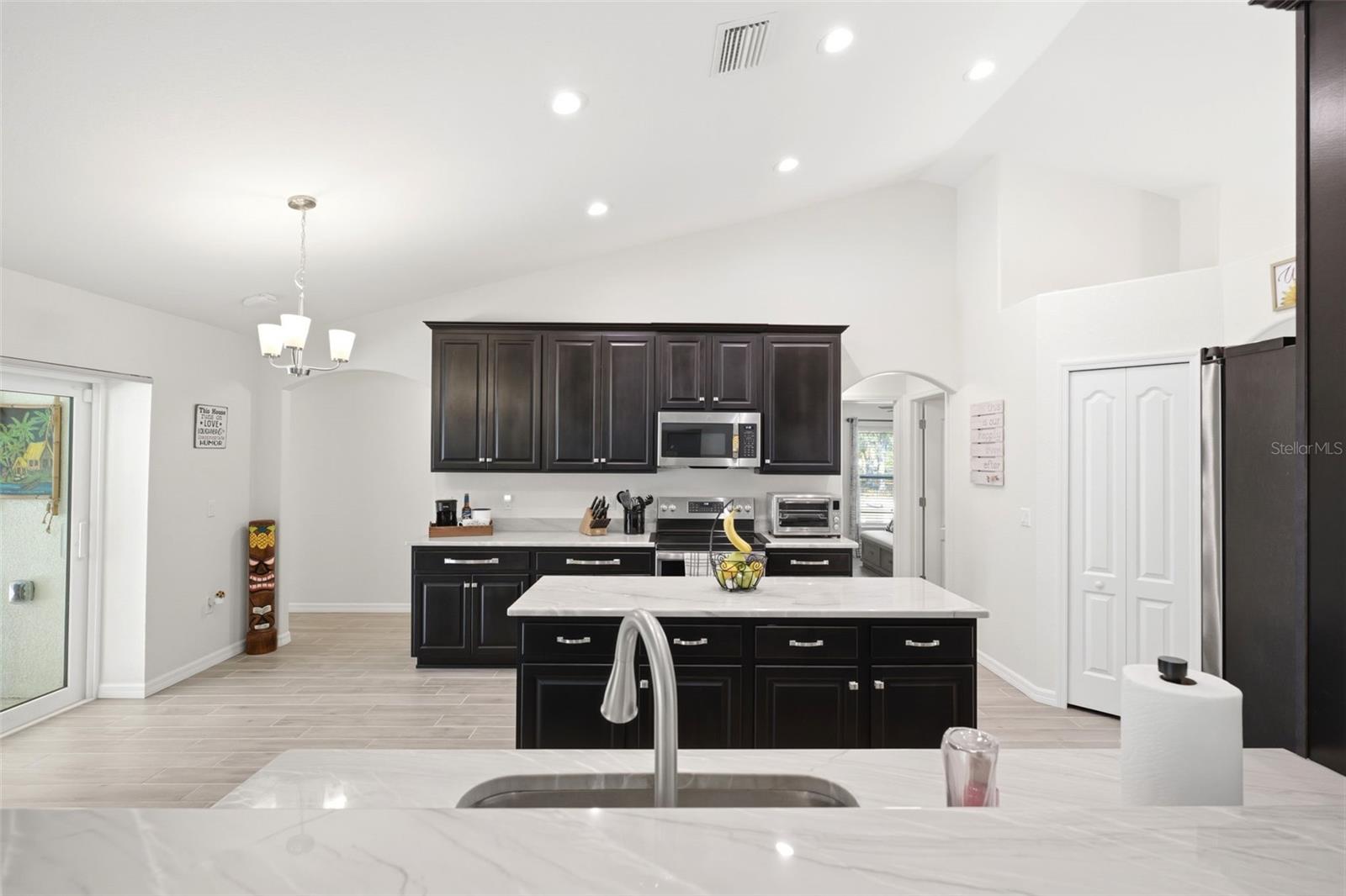 TB8521768