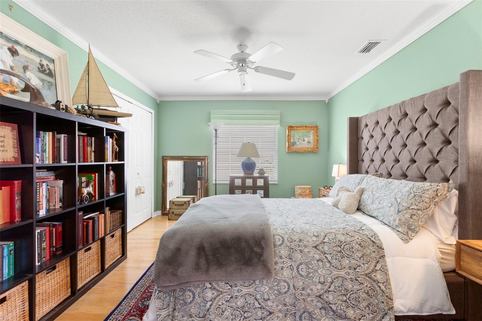 Bonus/third bedroom/home office