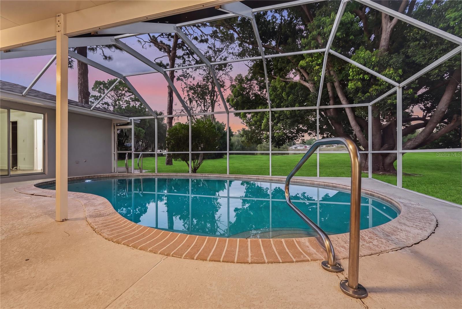 Pool / Lanai
