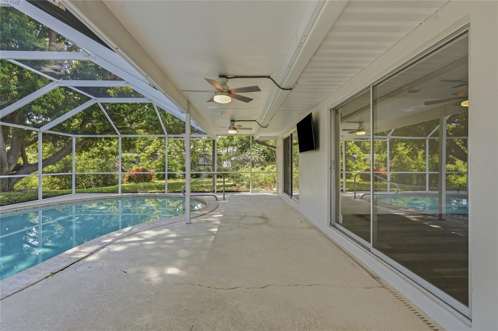 Lanai Covered Aera