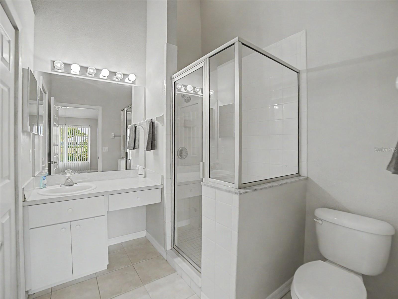 primary bedroom bathroom