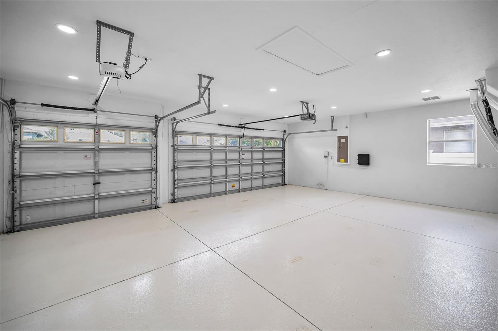 3 Car Garage