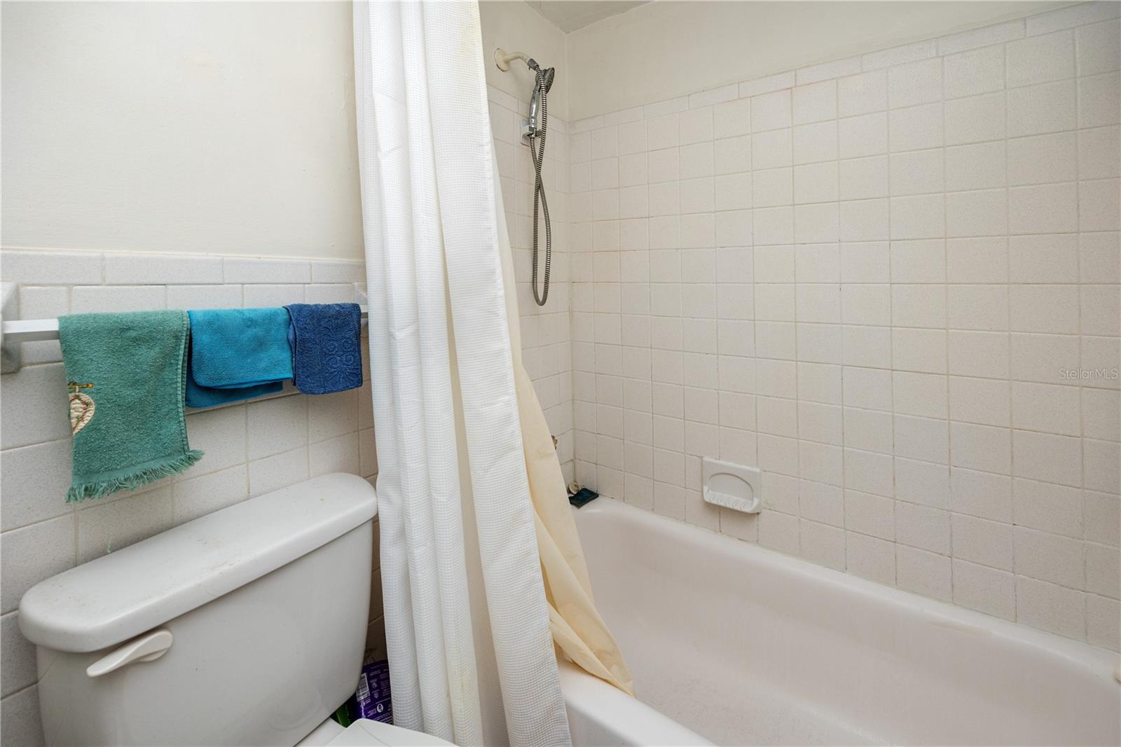 TB8521885