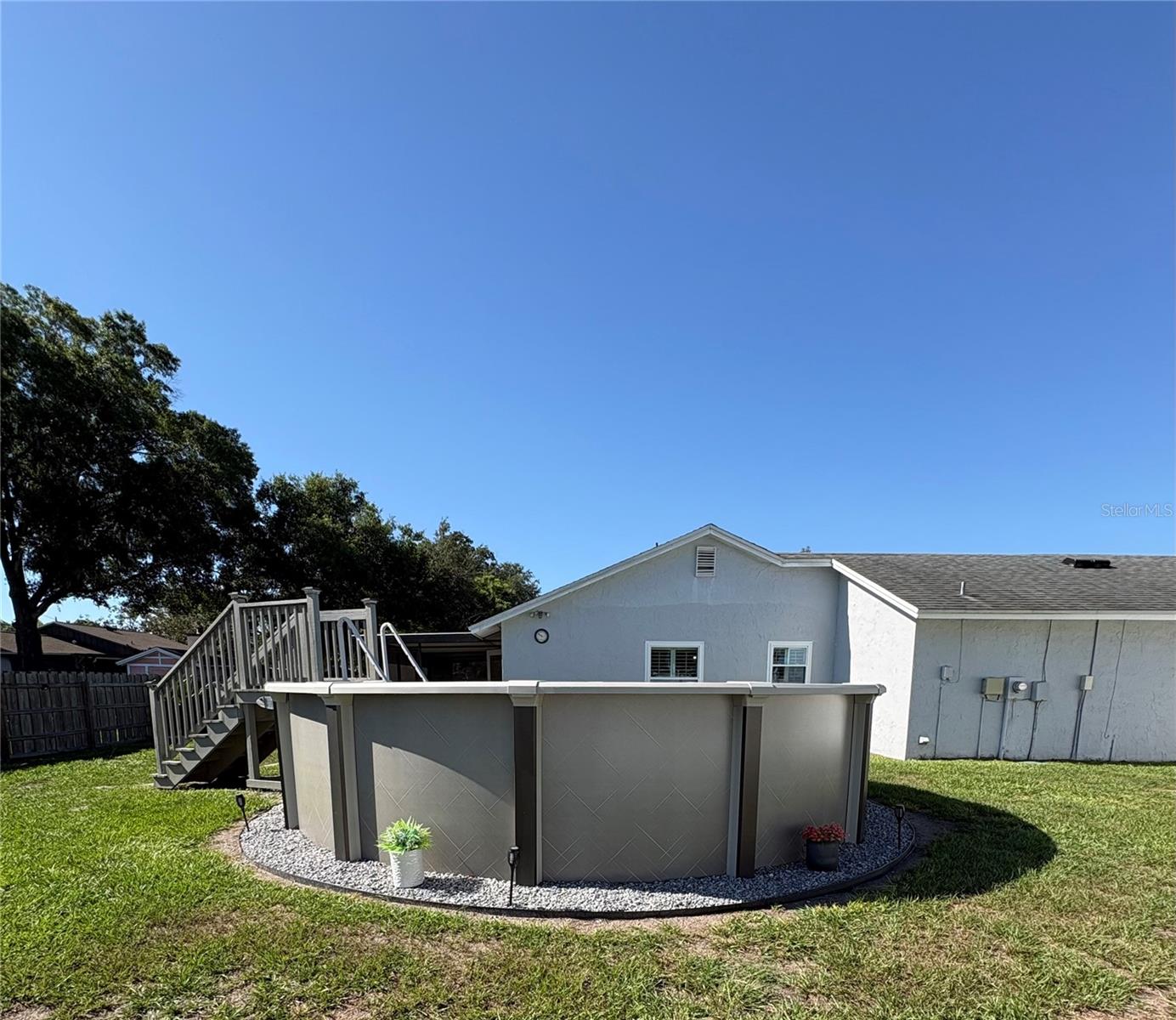 18ft Quantum Breeze quality pool