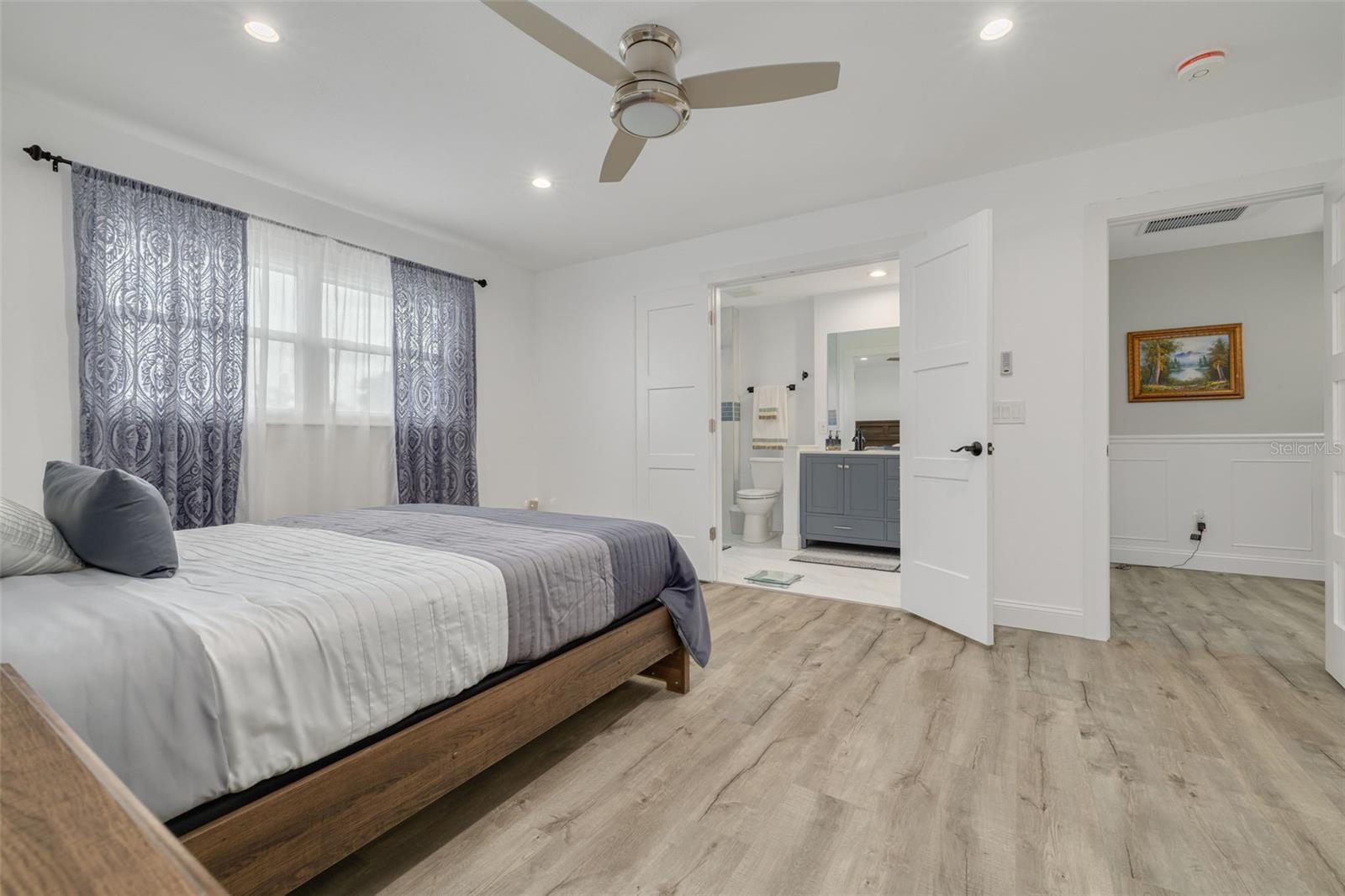 Bed/Bath en-suite!