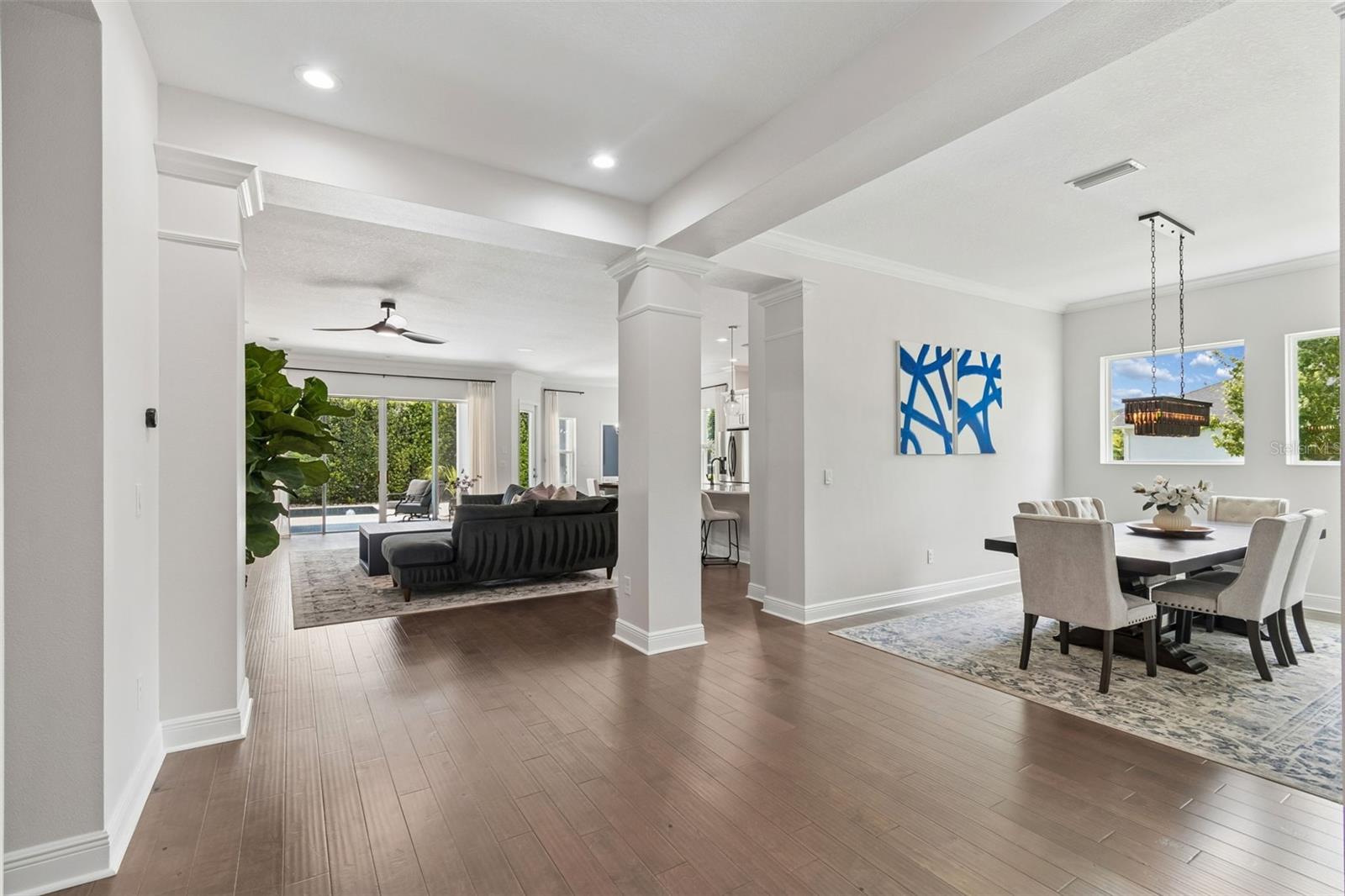 Foyer looking into dinning room & living room