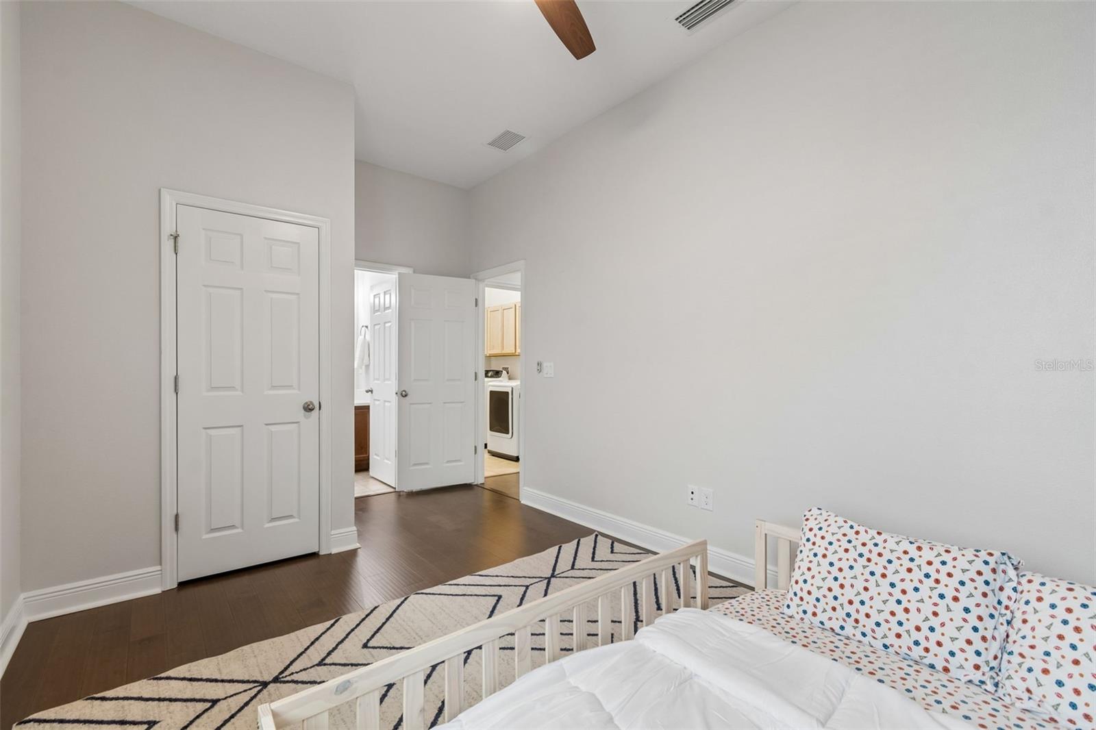 Guest room 3 with ensuite bathroom & walk-in closet