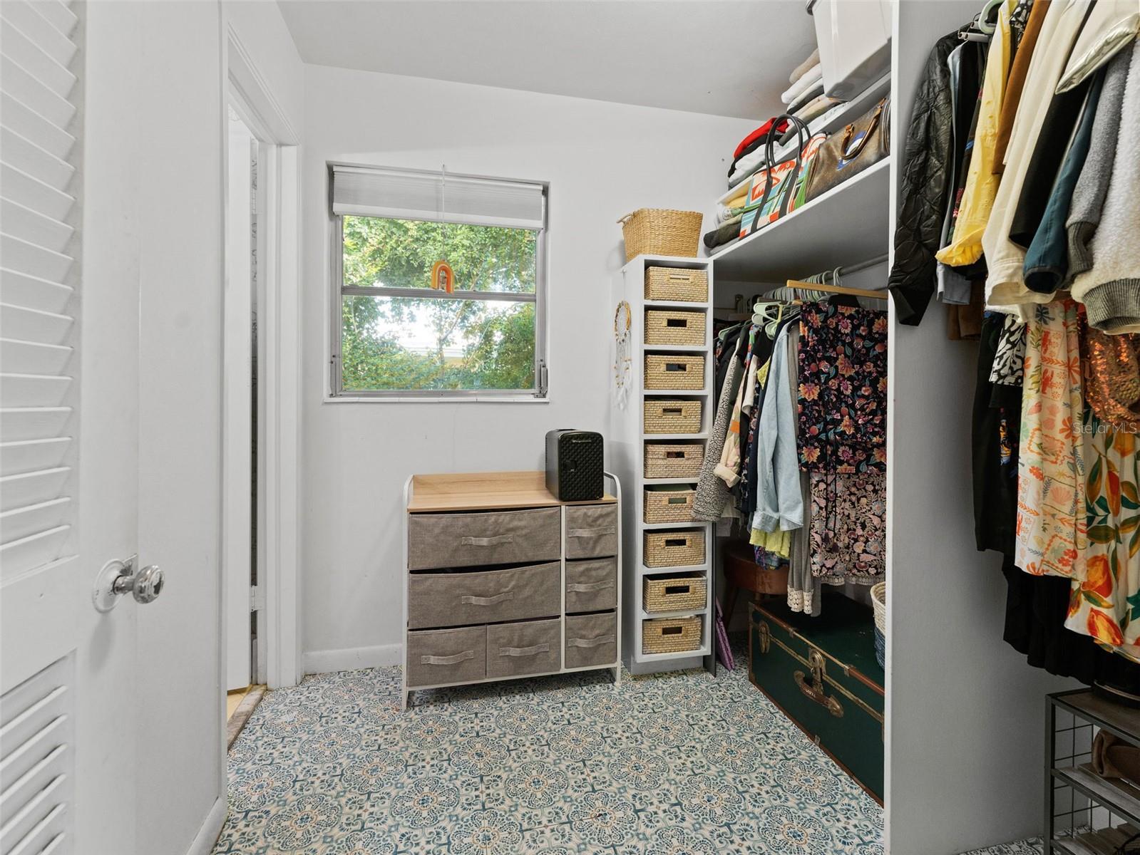 2nd Bedroom Closet