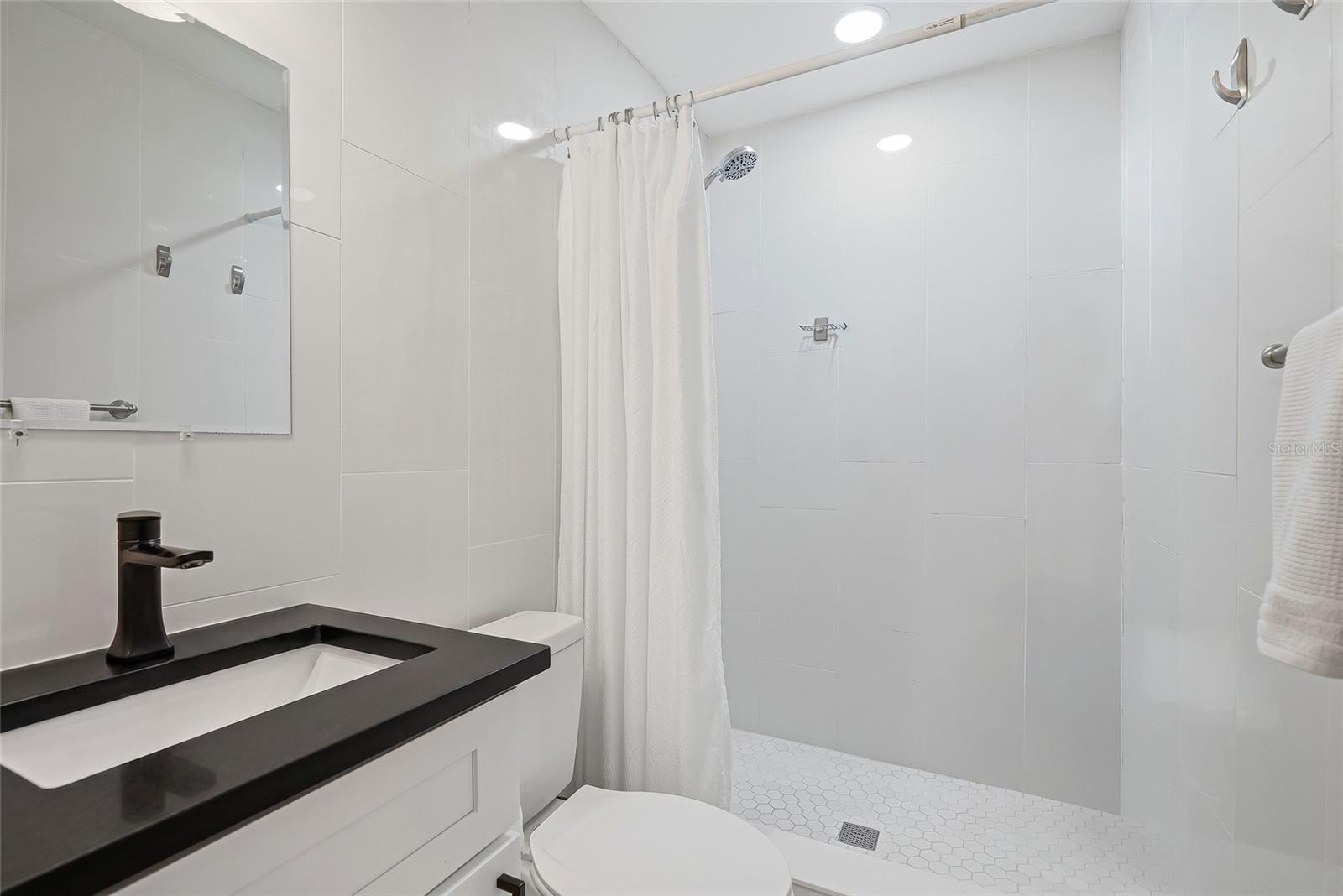 TB8522018