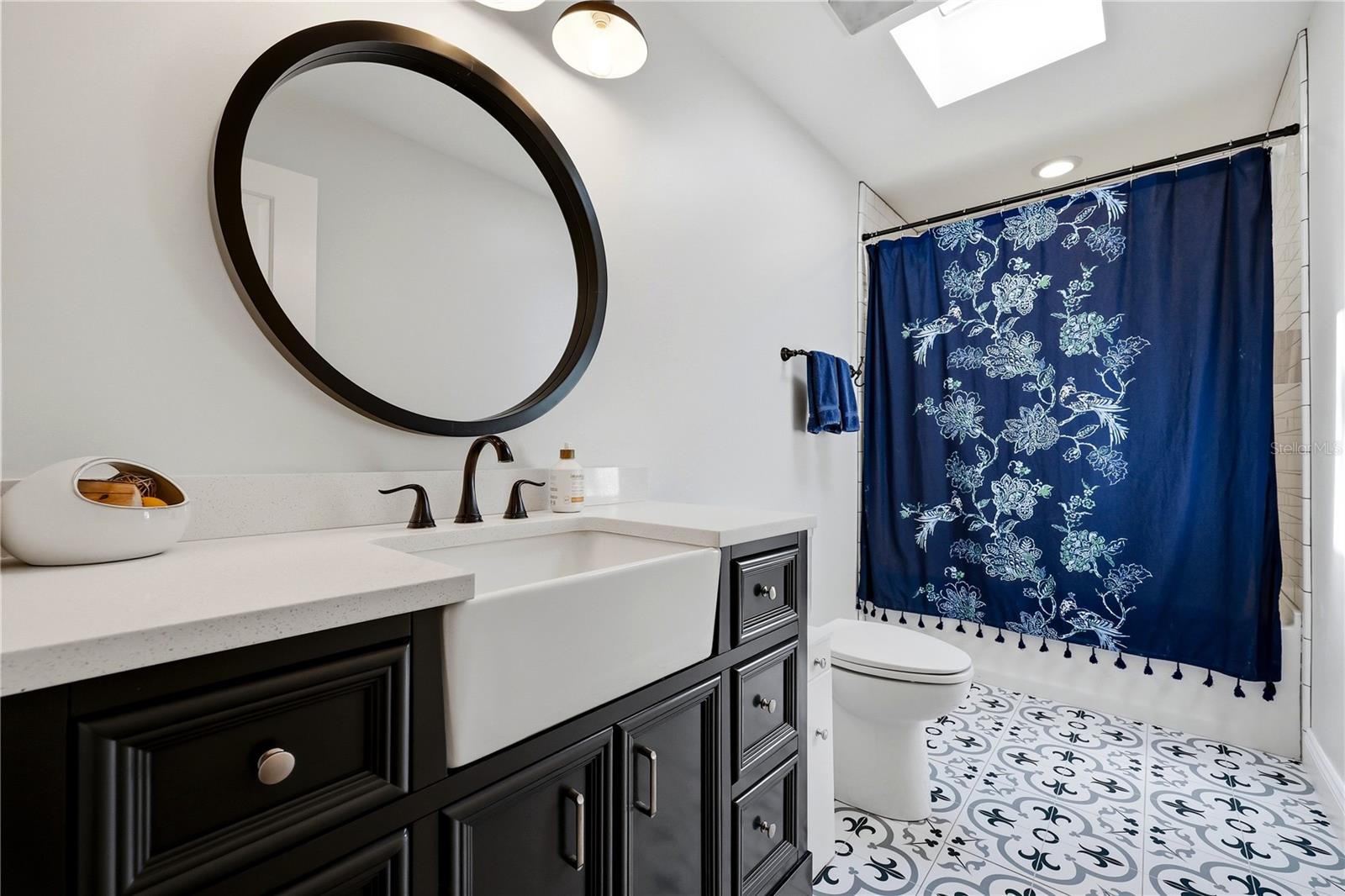 2nd floor guest bathroom