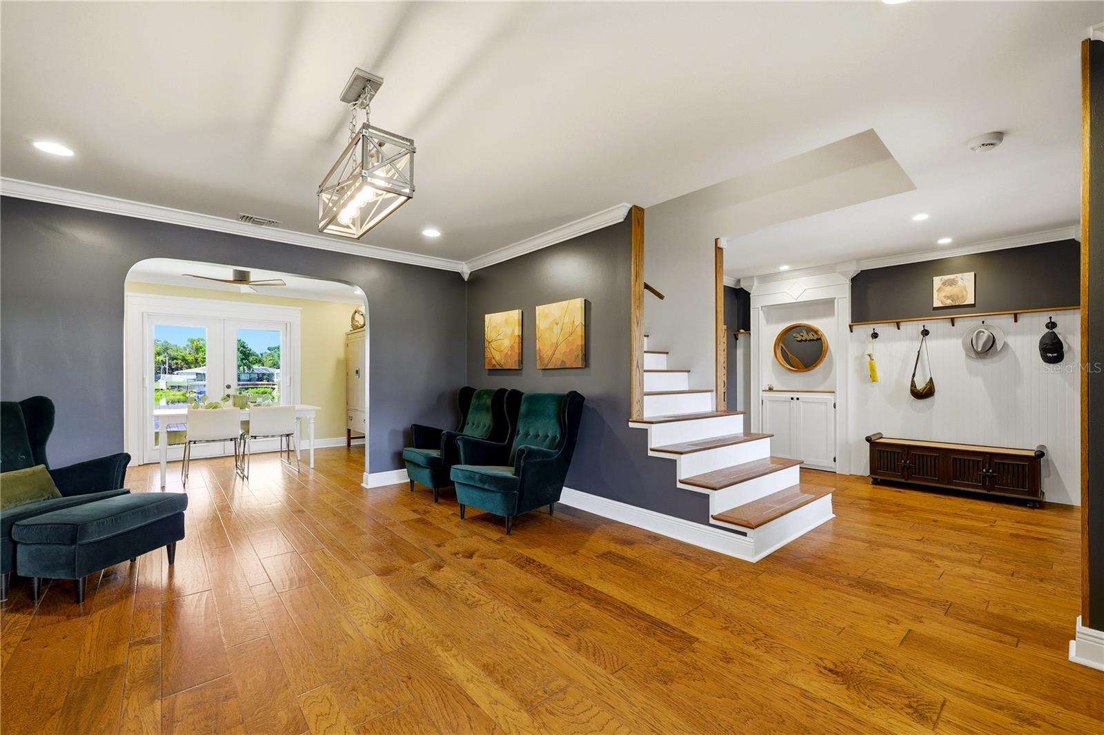 Formal living