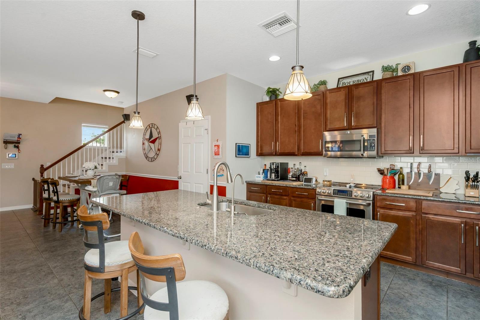 Kitchen/Dining Area