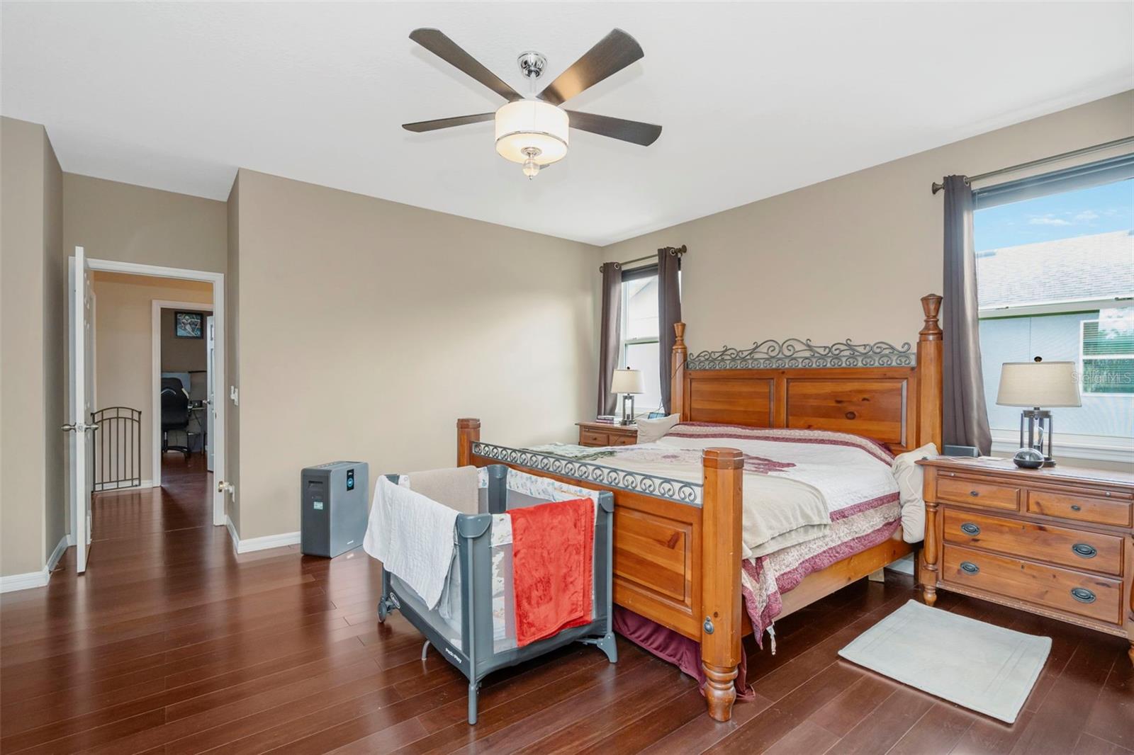 Primary Bedroom, Upstairs