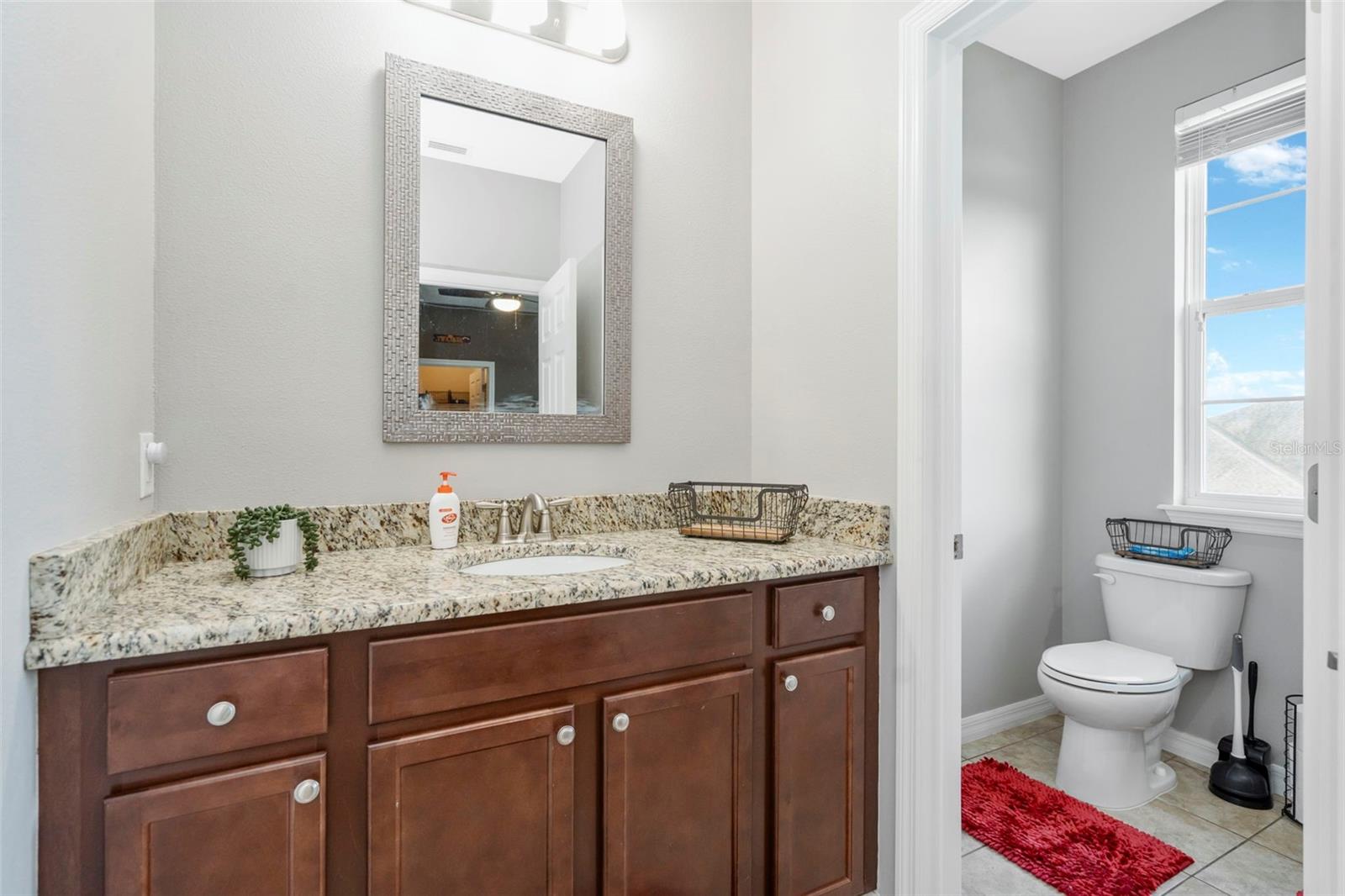 Jack n Jill Bathroom Upstairs