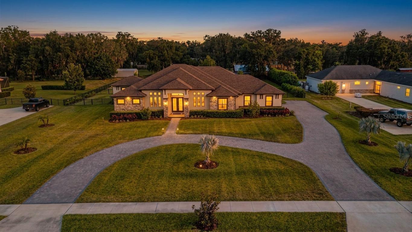 TB8522051