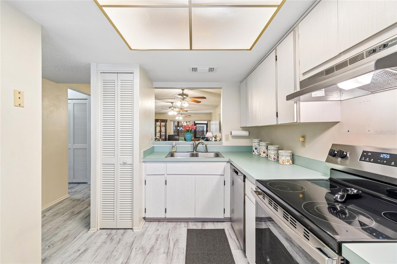 W7886975