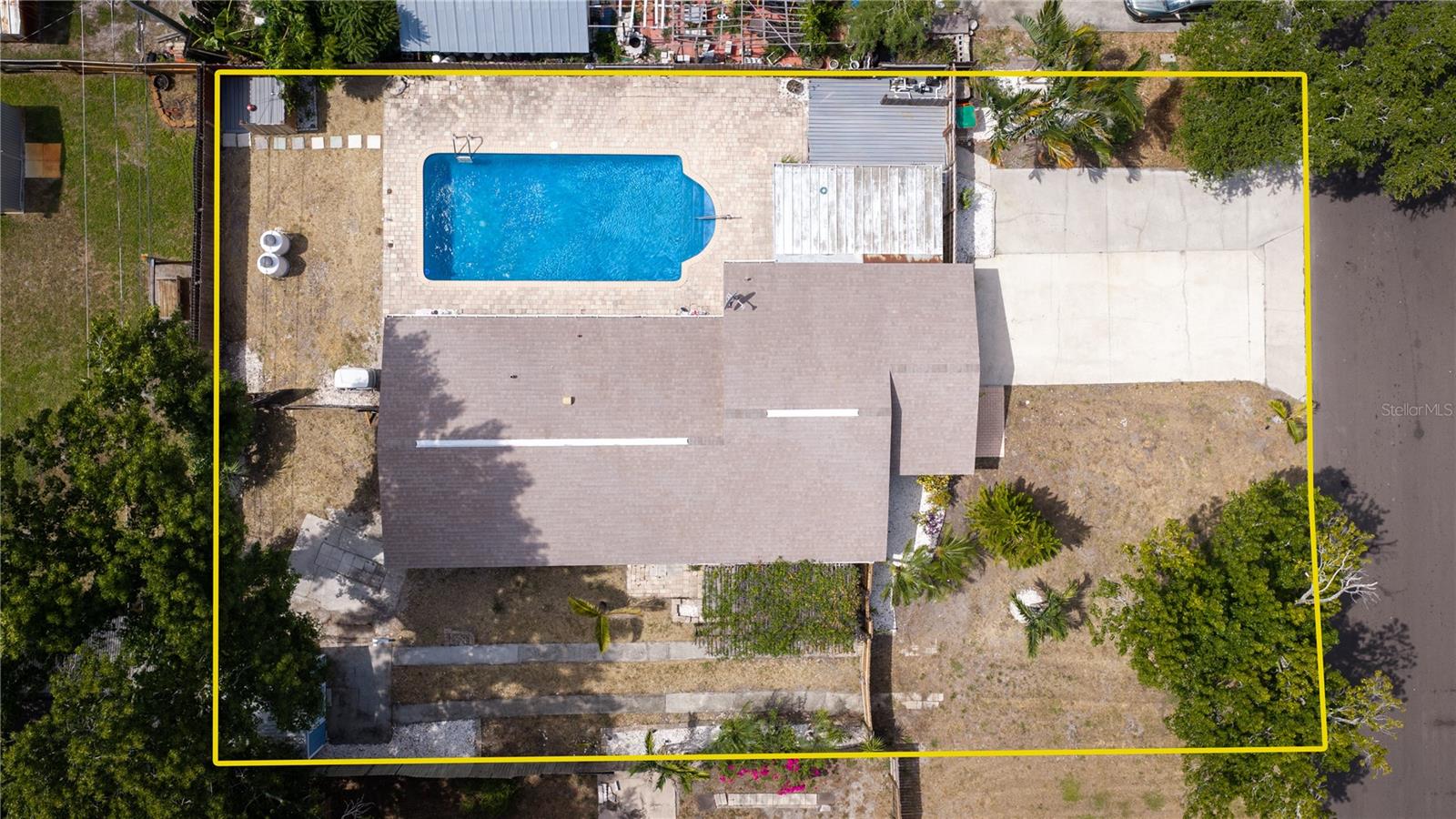 2 fenced in yards