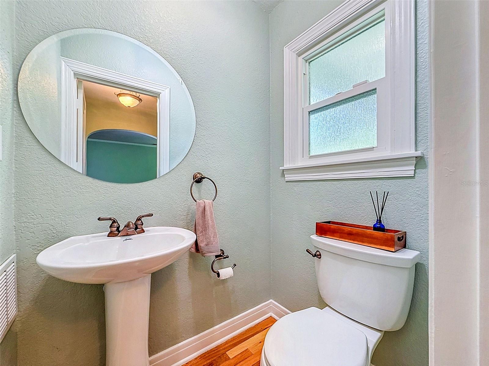 1/2 Bath
