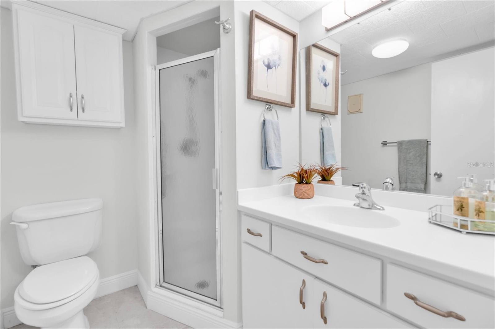 2nd Bathroom