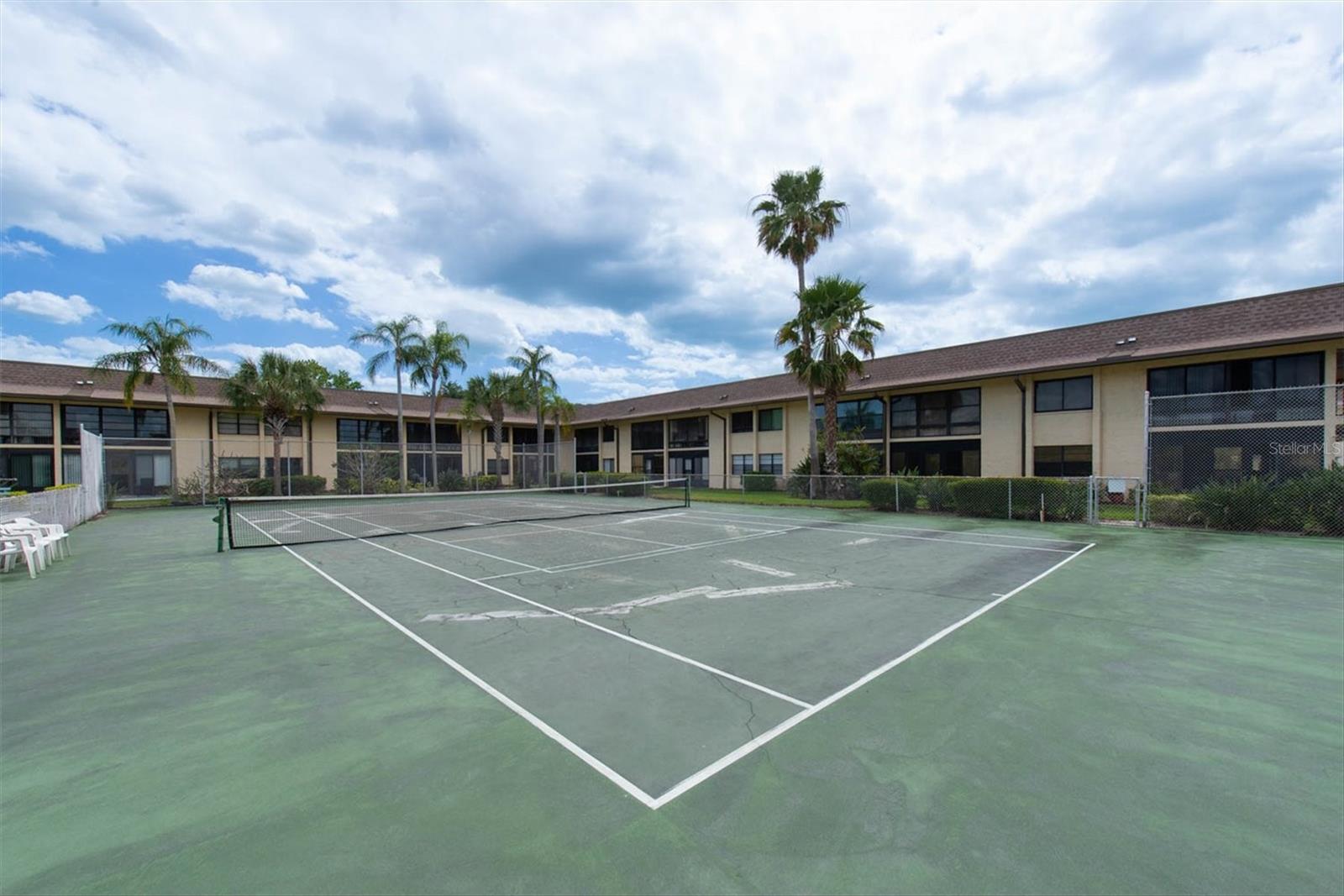 Tennis/pickle ball court