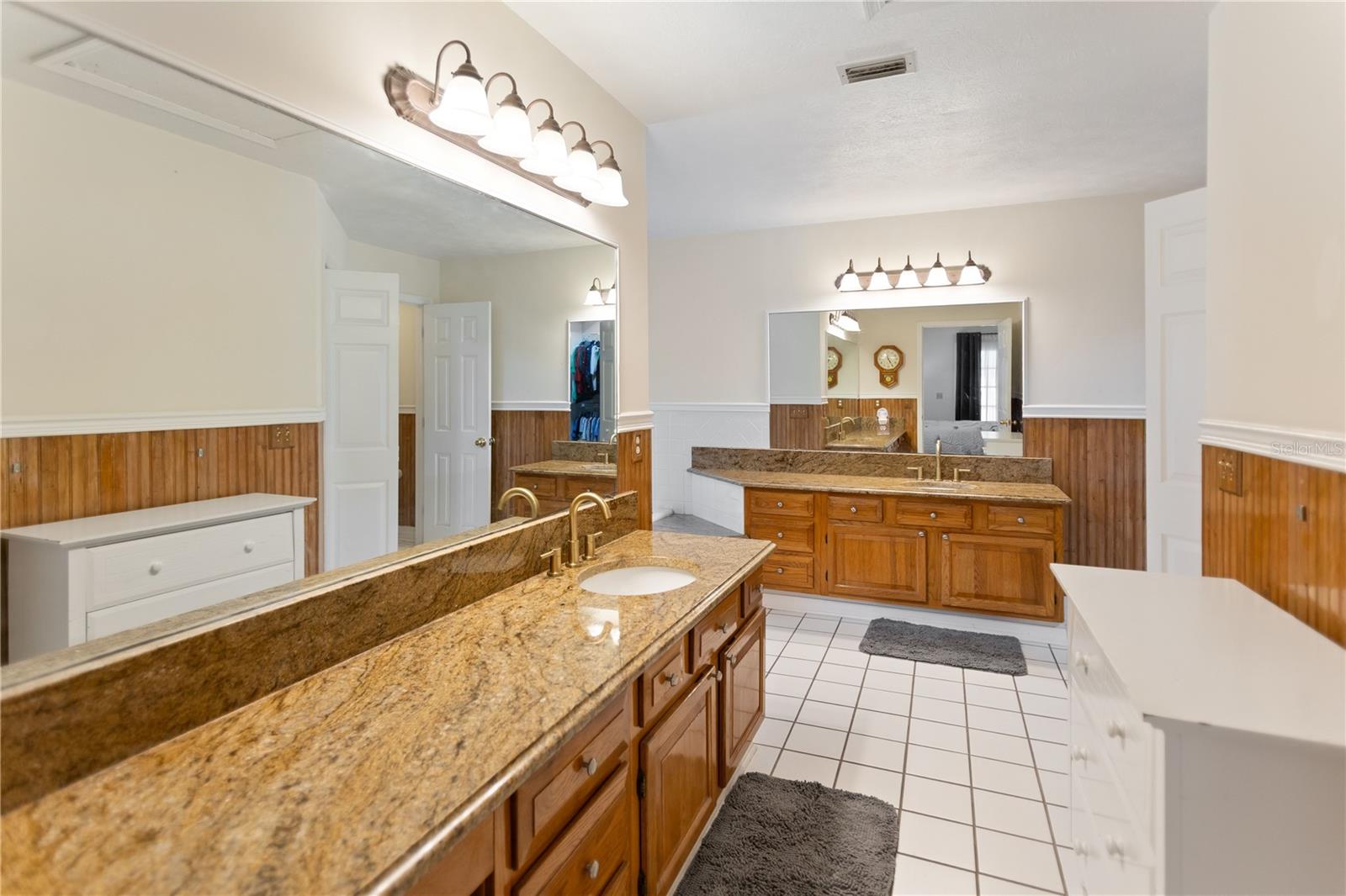 primary en-suite bathroom