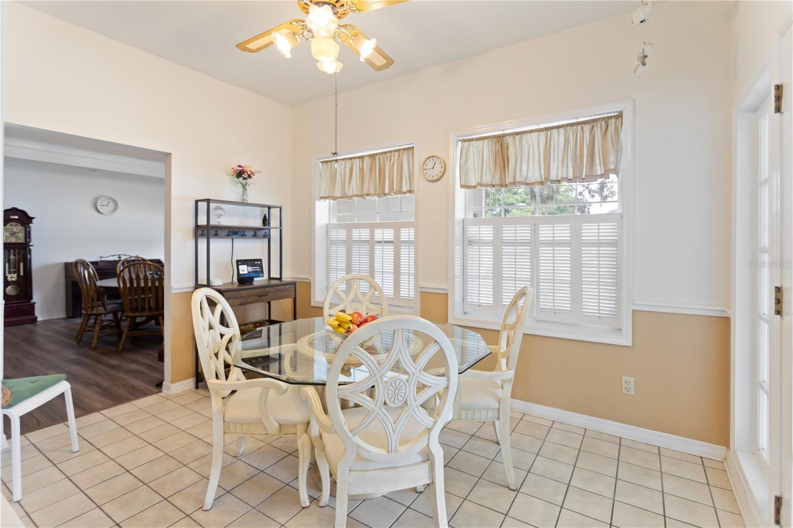 eating space off of kitchen