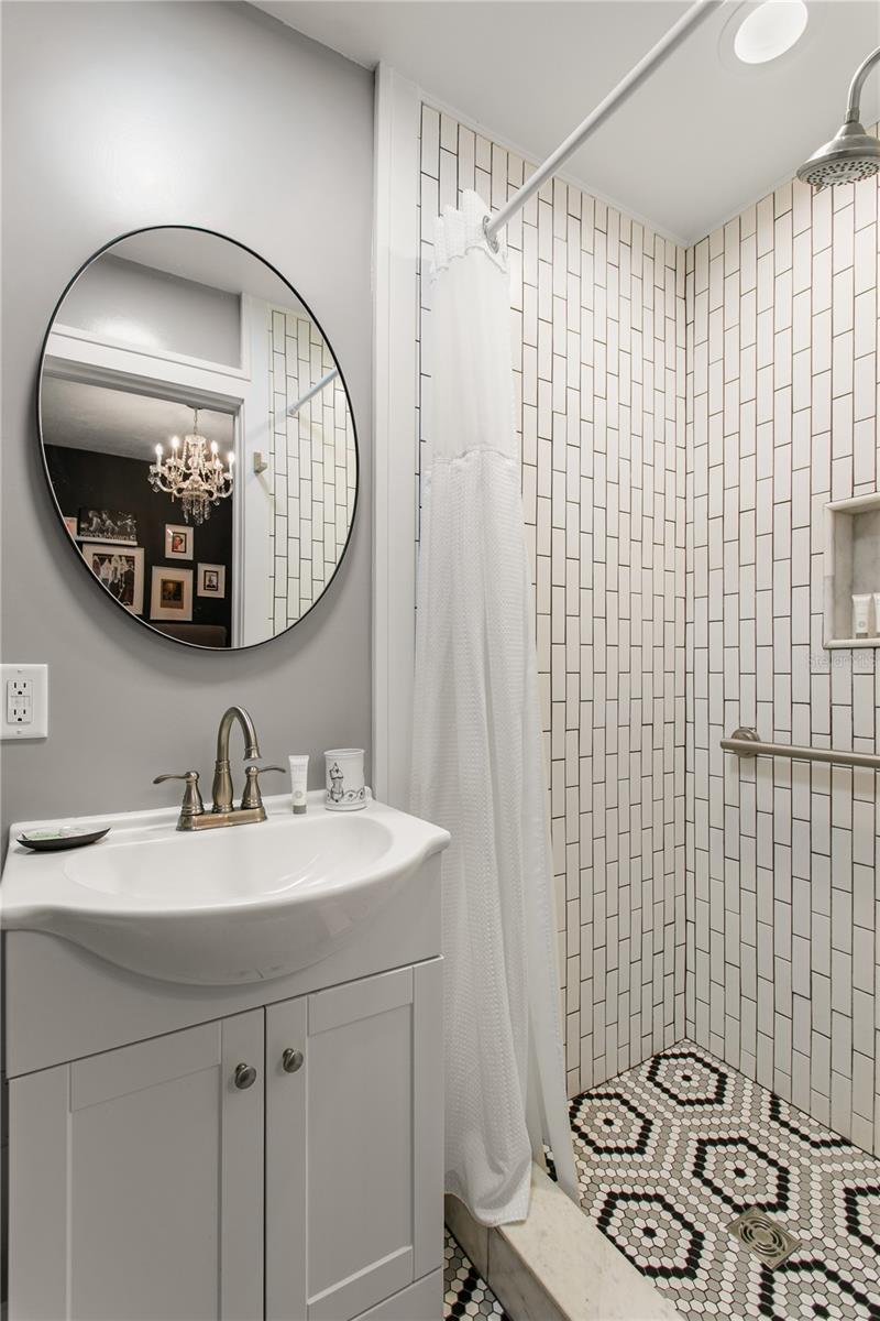 2nd floor, 2nd bathroom