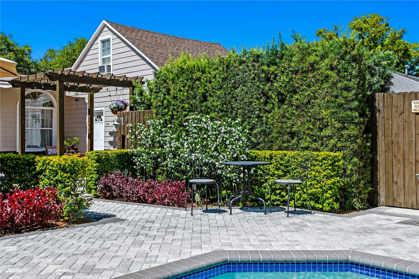 Inviting gardens