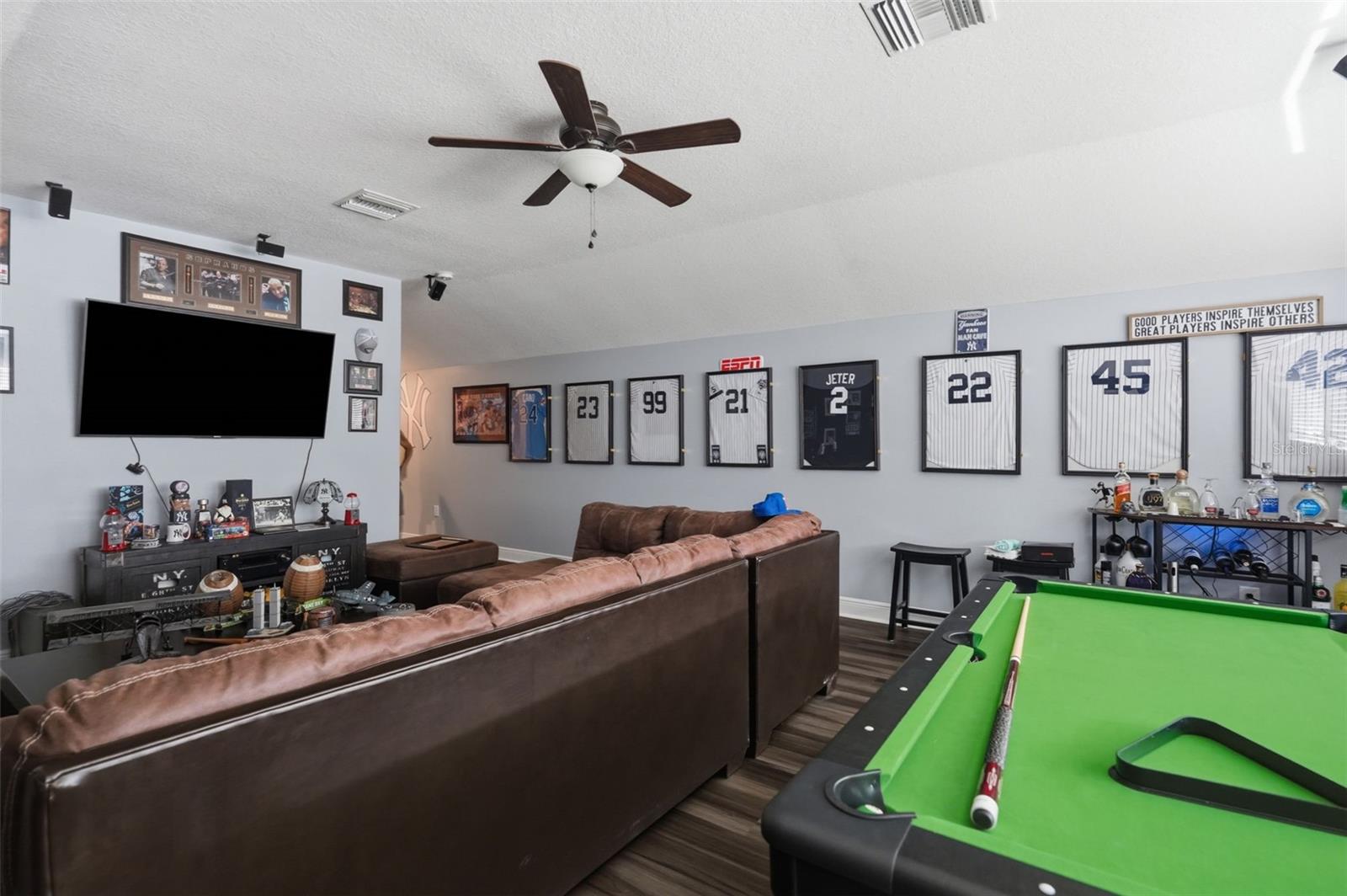 Bonus Room Upstairs with full bathroom