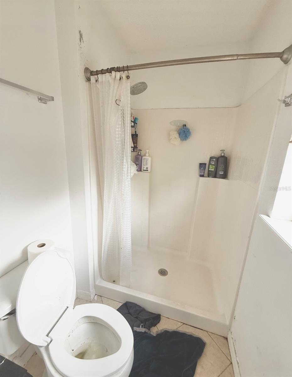En suite shower
