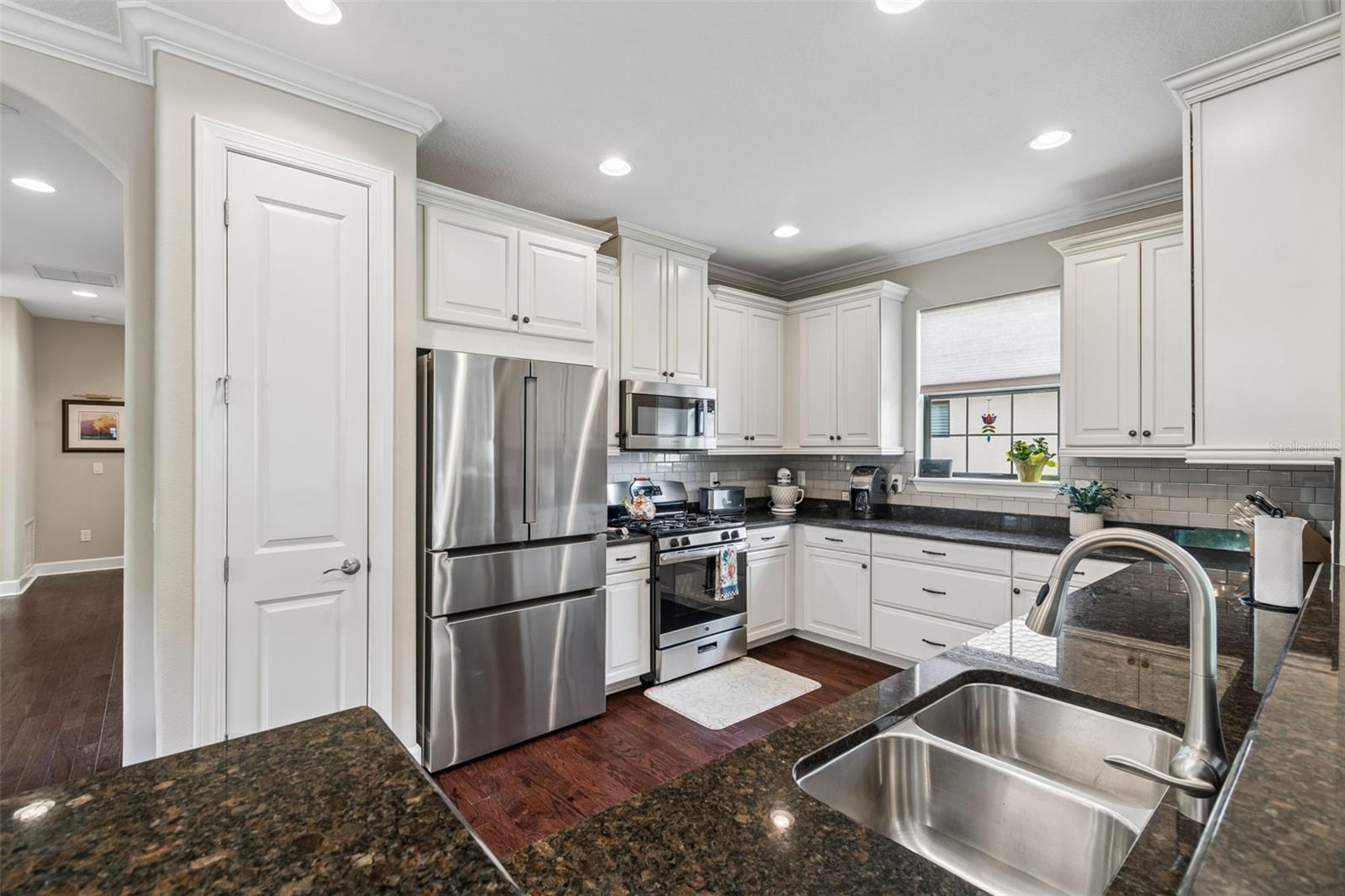 Light and bright kitchen