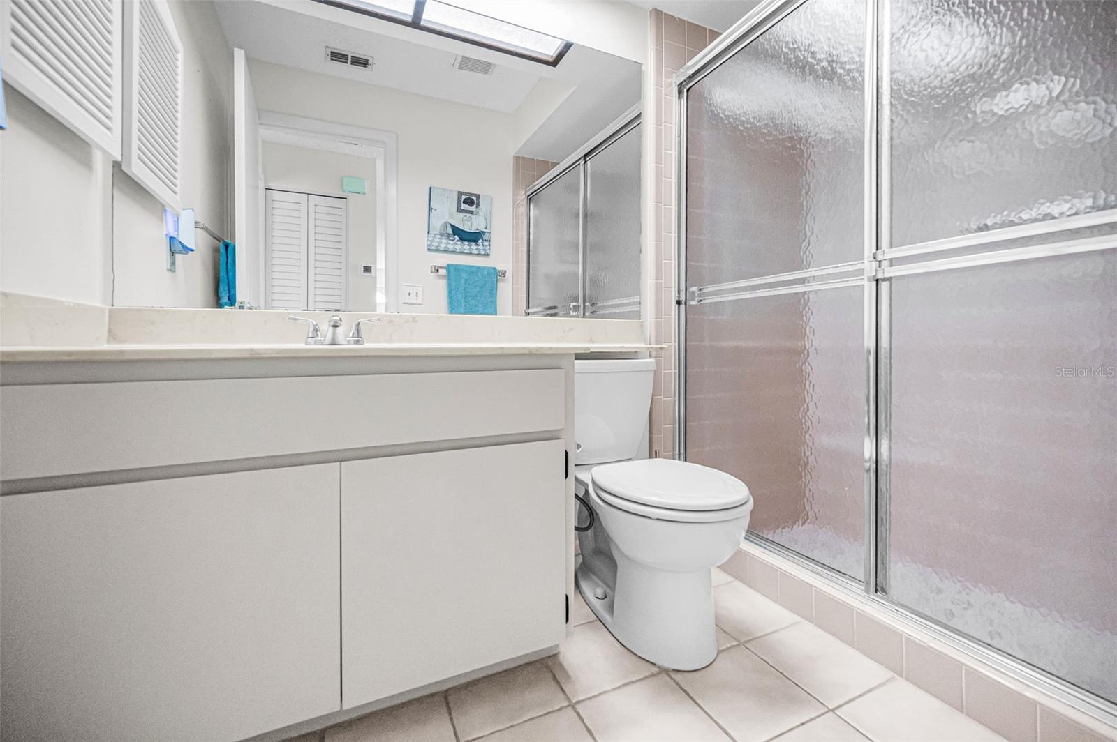 Bathroom #2 - Tub/Shower Combination