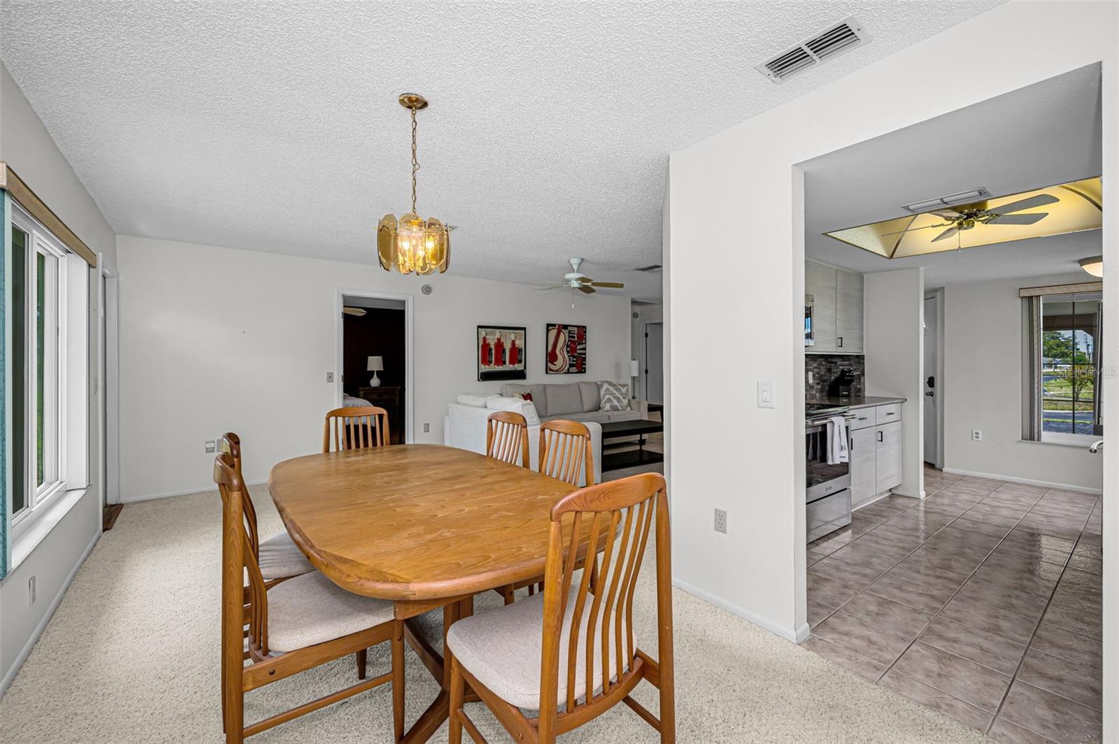 Dining Room - Easy access to the kitchen