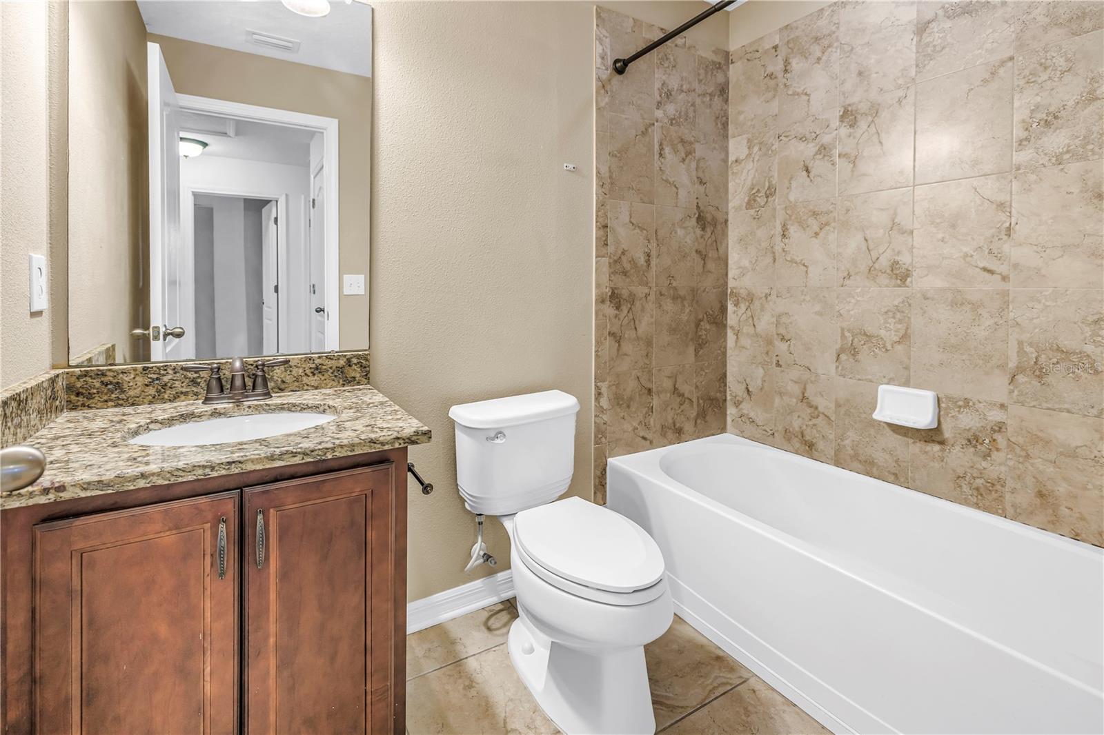 UPSTAIRS FULL BATH