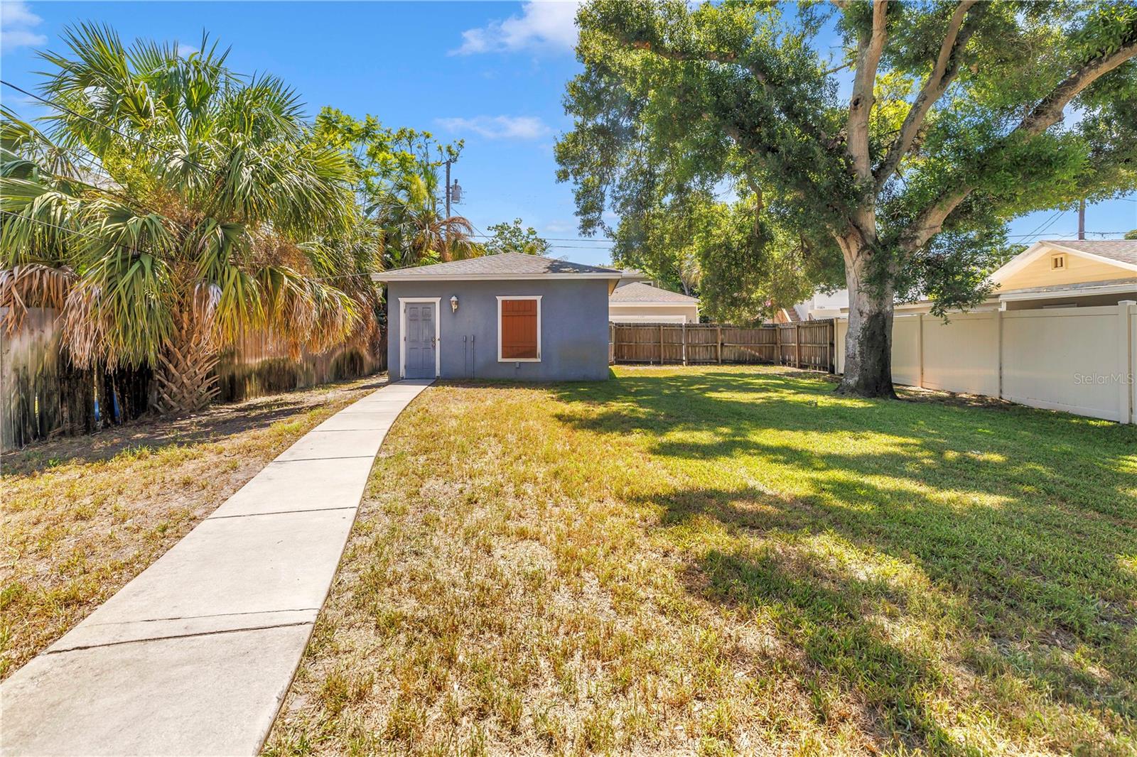 WALK WAY TO DETACHED 2 CAR GARAGE