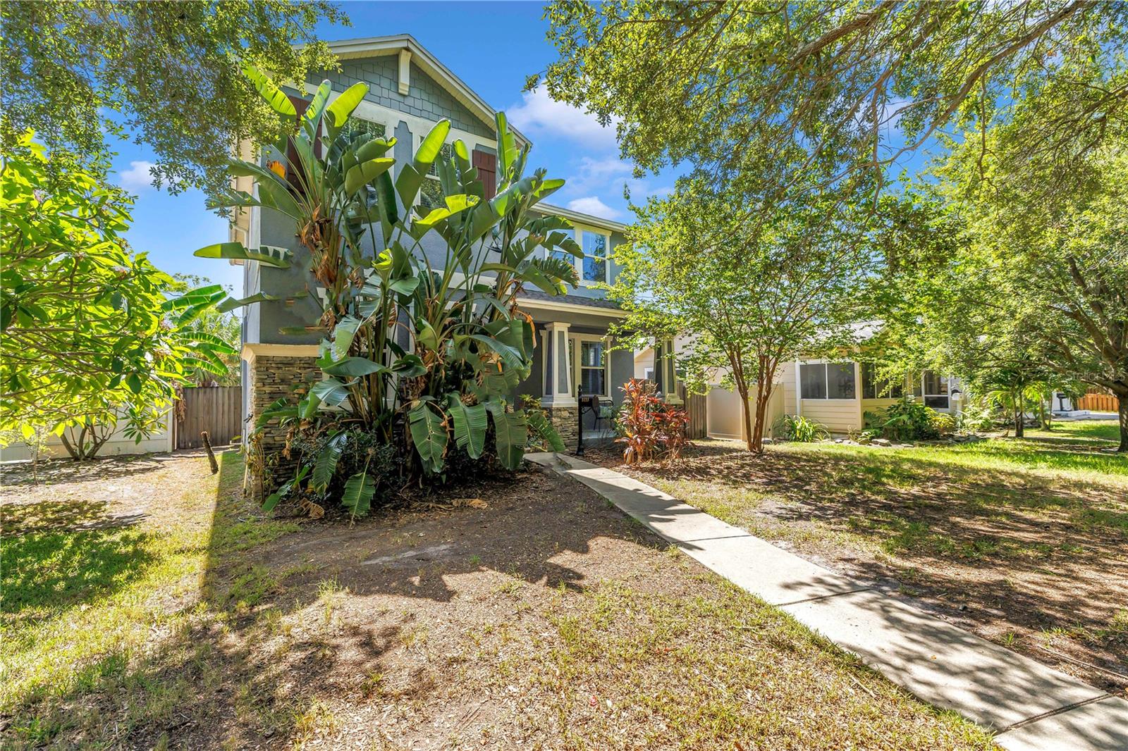 wEST FACING FRONT YARD
