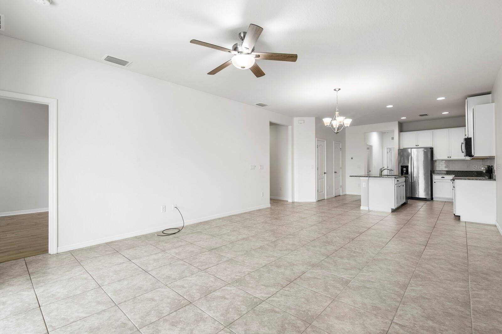 TB8522335