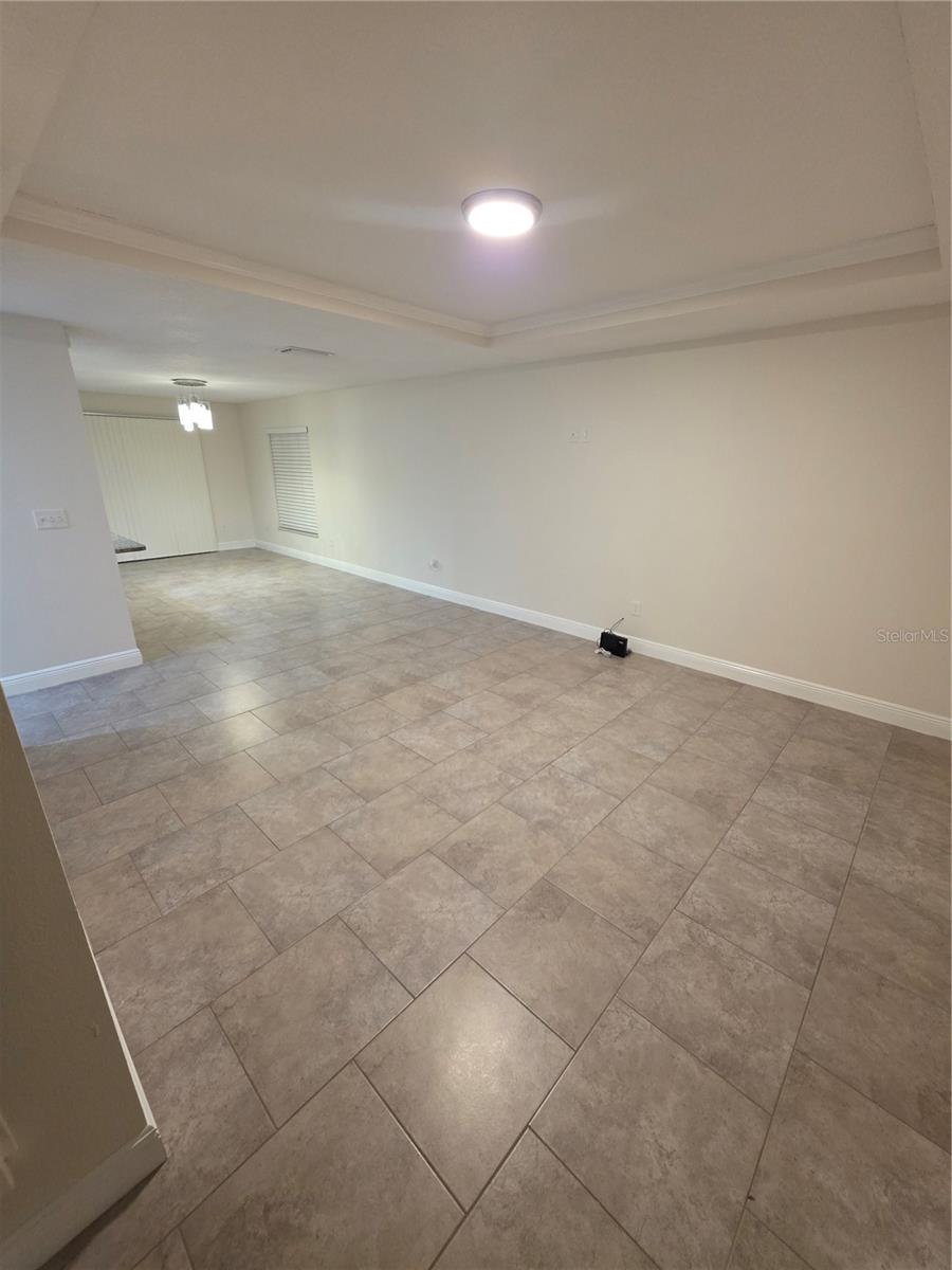 TB8522341